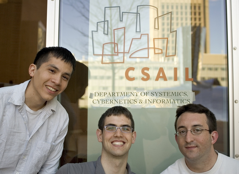 Left to right: Dan Aguayo, Max Krohn, and Jeremy Stribling in 2005 (Credits: Frank Dabek).
