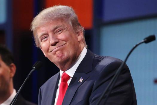 Based on a deep-learning algorithm, @DeepDrumpf trains itself on transcripts from Trump's speeches
