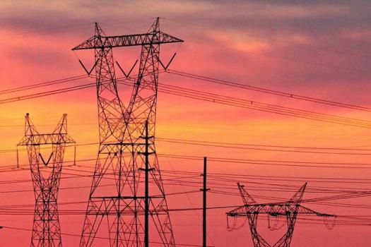 An MIT report urges the Trump administration to develop a coherent cybersecurity plan that coordinates efforts across departments, encourages investment, and removes parts of key infrastructure, like the electric grid, from the internet. 