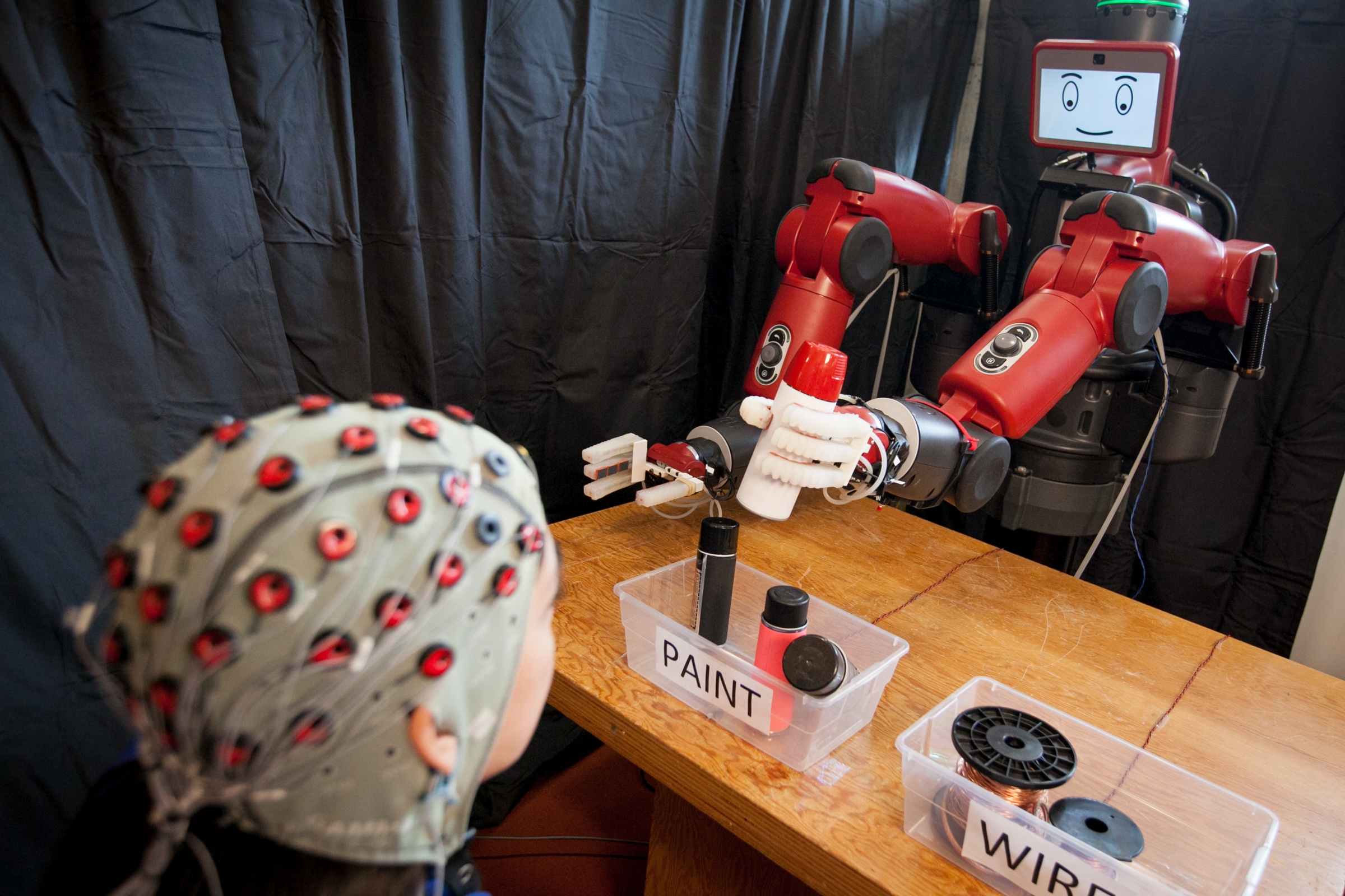 Brain signals from a human supervisor are used to correct robot mistakes in real time